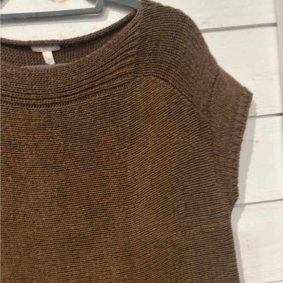 Talbots Olive Green Crew Neck Sweater Short Sleeve in size medium - Picture 3 of 14